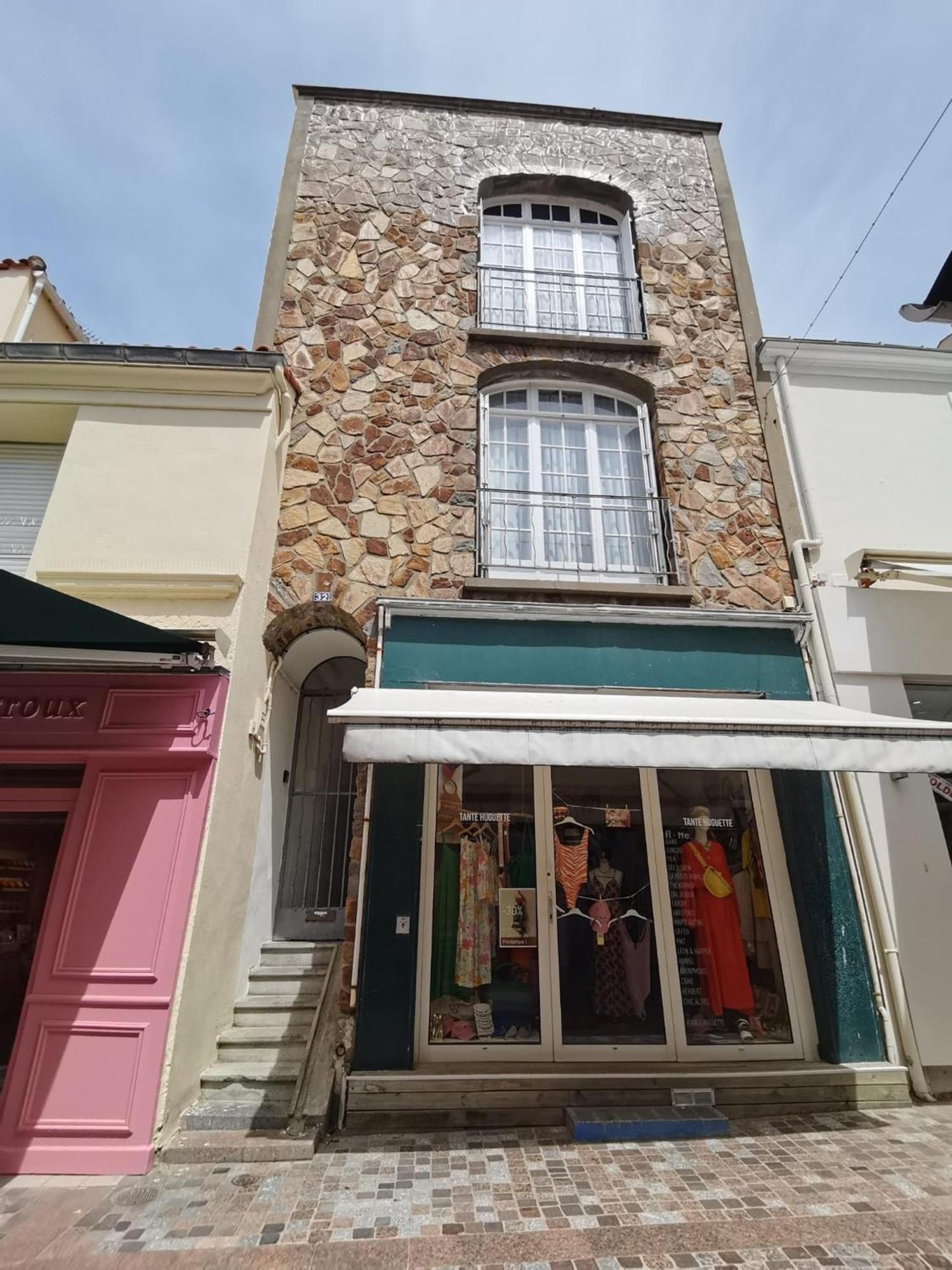 Plein Centre Maison 100 M De La 150 M Du Port Holiday home Les Sables-d'Olonne